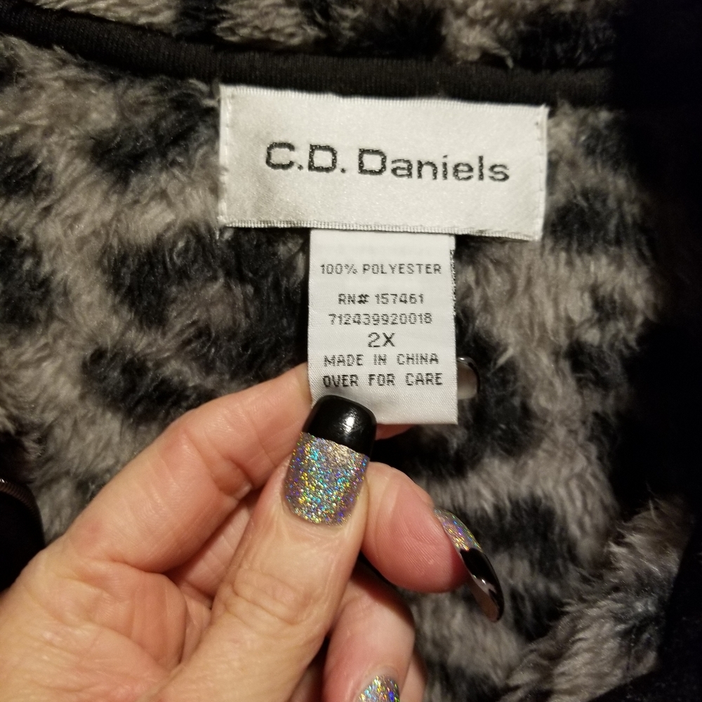 SZ 2X 3X LEOPARD FLEECE NWT - Picture 3 of 5